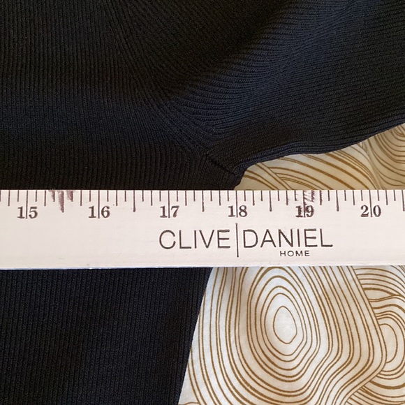 Cyrus off the shoulder sweater - Picture 4 of 7